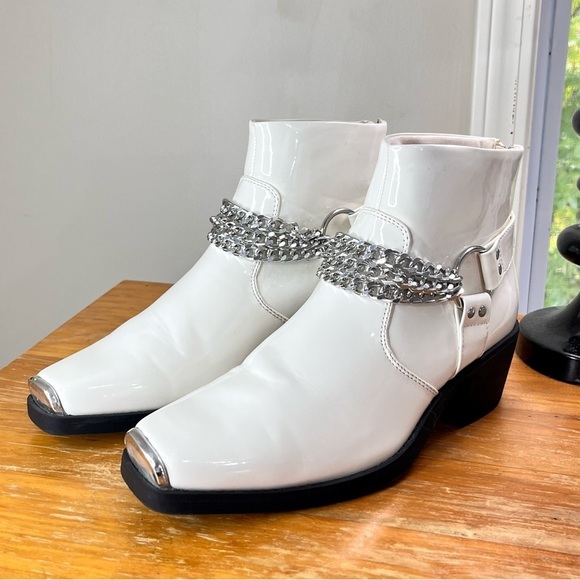 ASOS Design Western Cuban Heel Ankle Boots - Picture 1 of 15